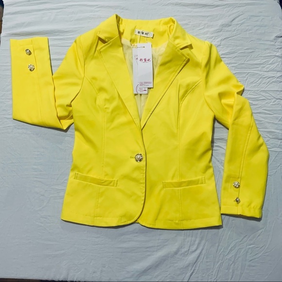 Blazer - Picture 4 of 6